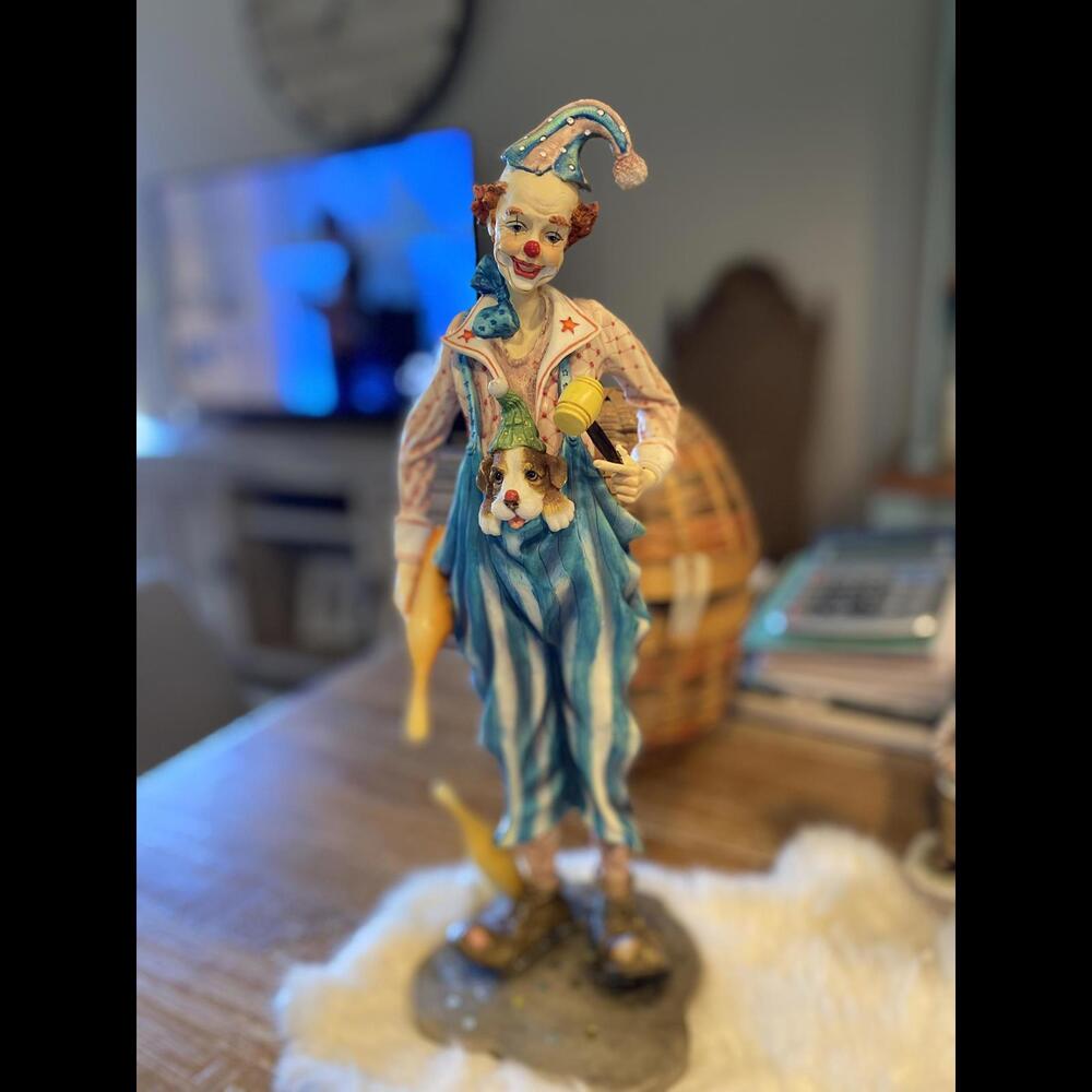 Leonardo Colllection Circus Clown Figurine